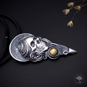 Karma II - Fine Silver Skull Pendant With Labradorite