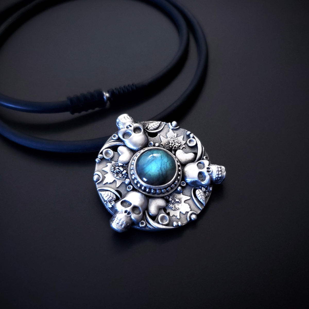 Home - Fine Silver Skull Mandala Pendant With Labradorite