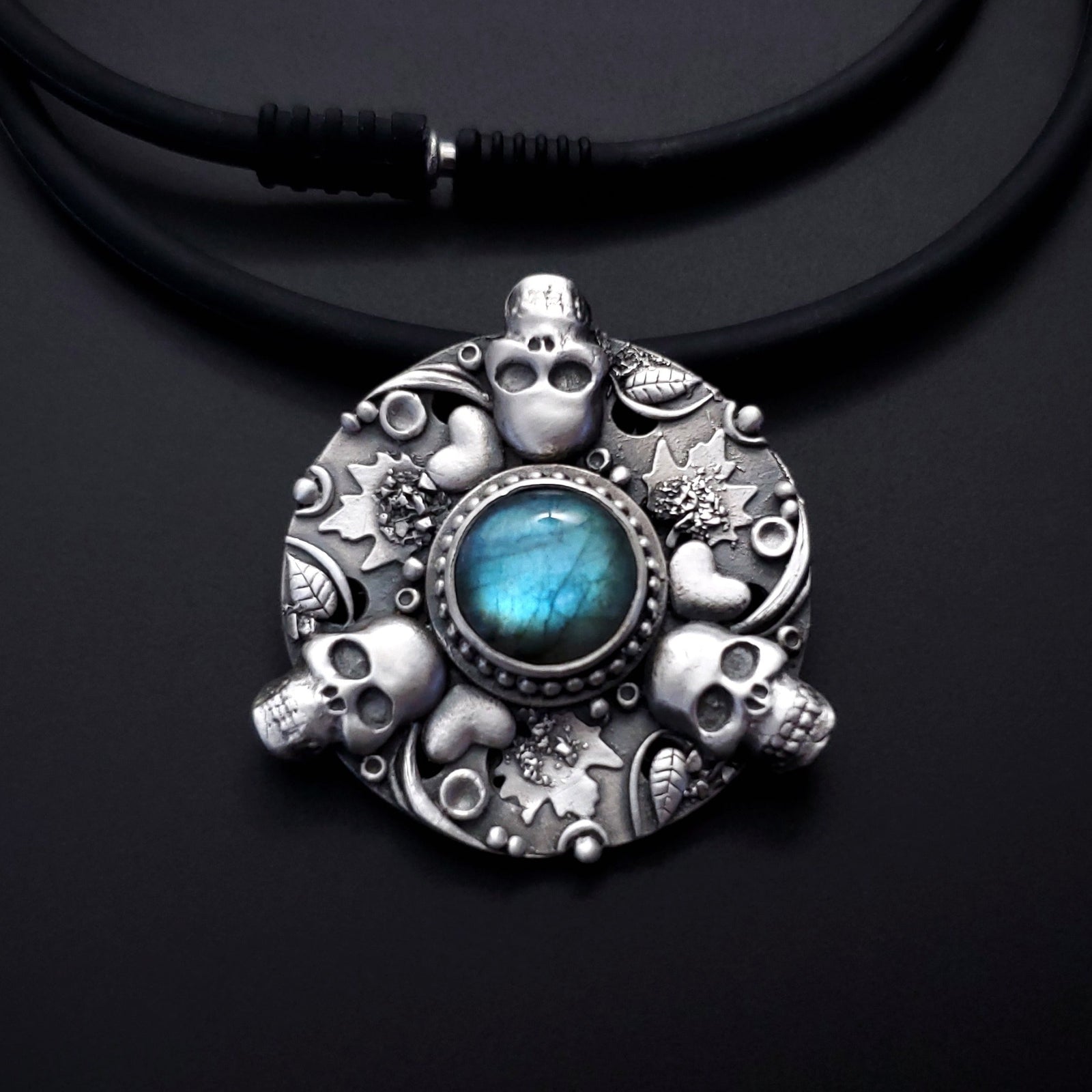 Home - Fine Silver Skull Mandala Pendant With Labradorite