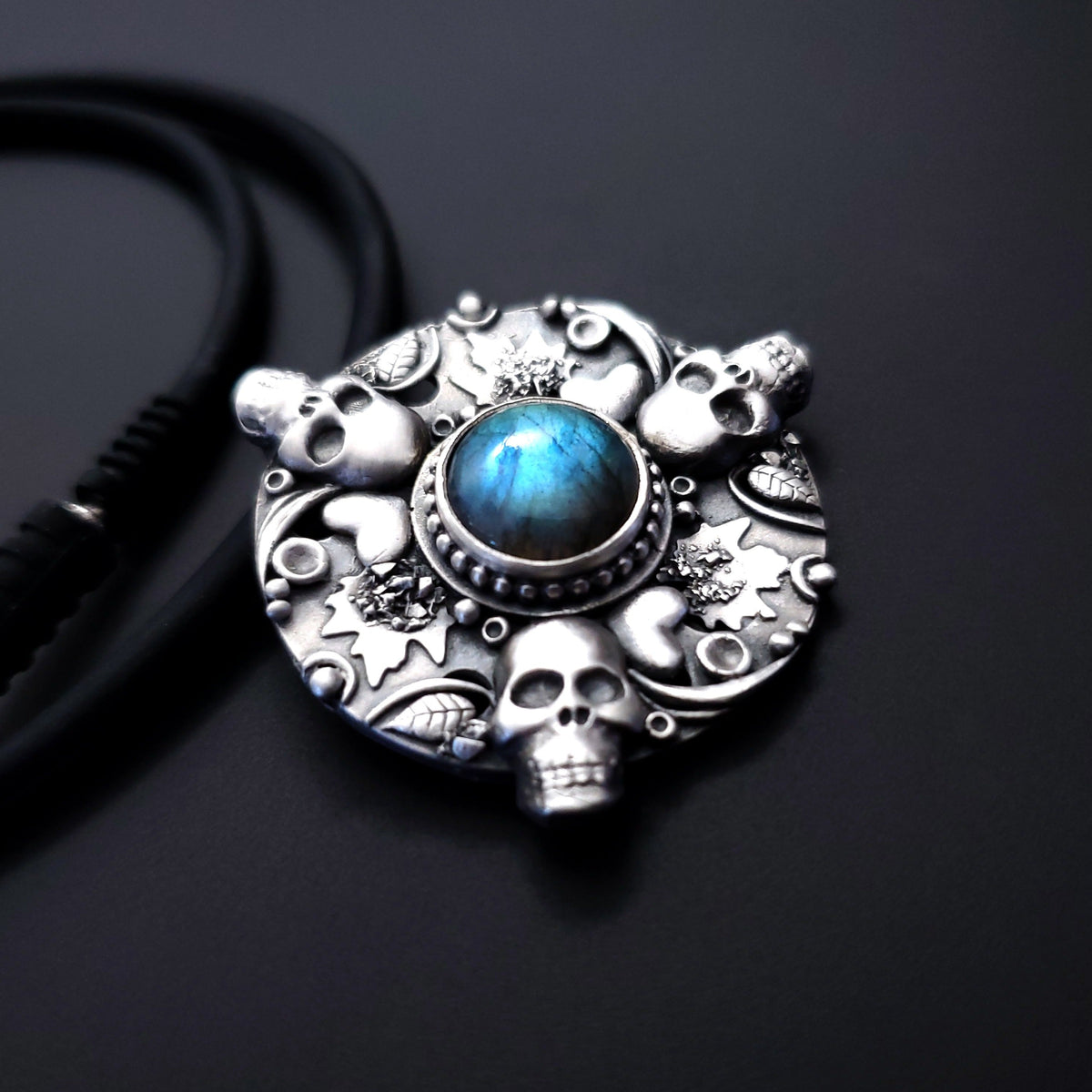 Home - Fine Silver Skull Mandala Pendant With Labradorite