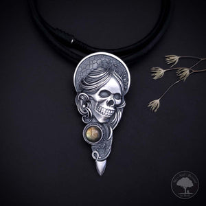 Karma II - Fine Silver Skull Pendant With Labradorite