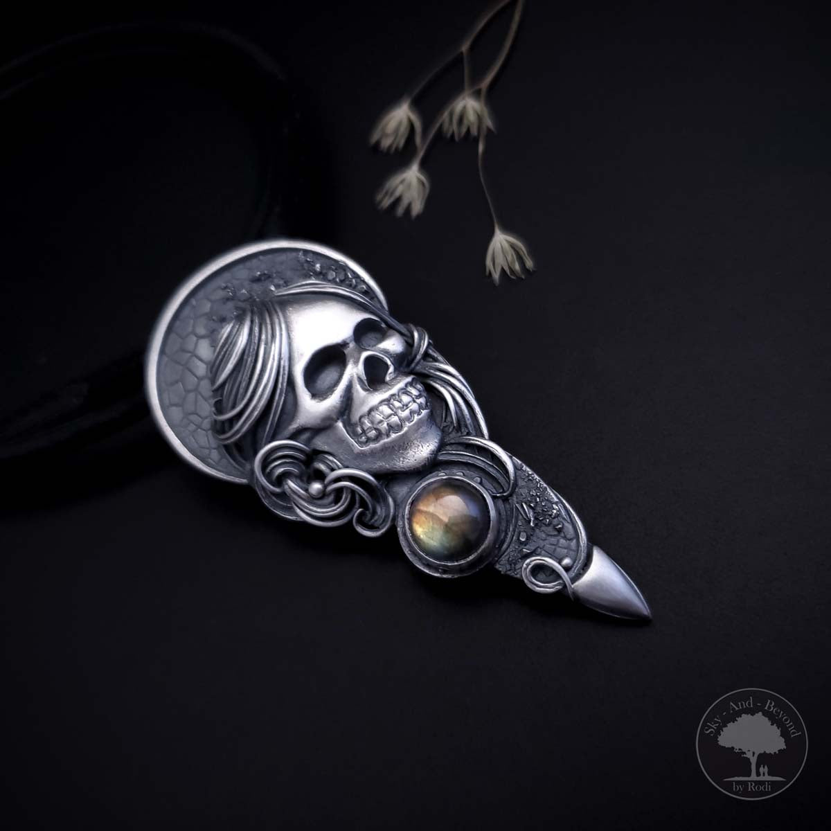 Karma II - Fine Silver Skull Pendant With Labradorite