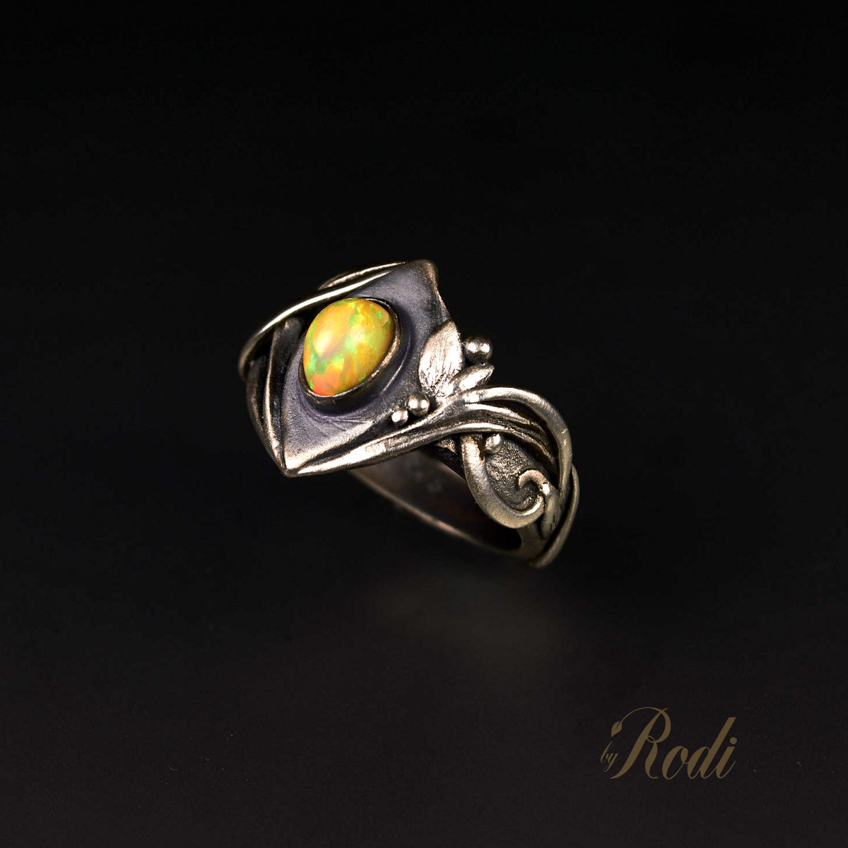 Ubuntu A Tribal Dream - Sterling Silver Ring With Natural Fire Opal