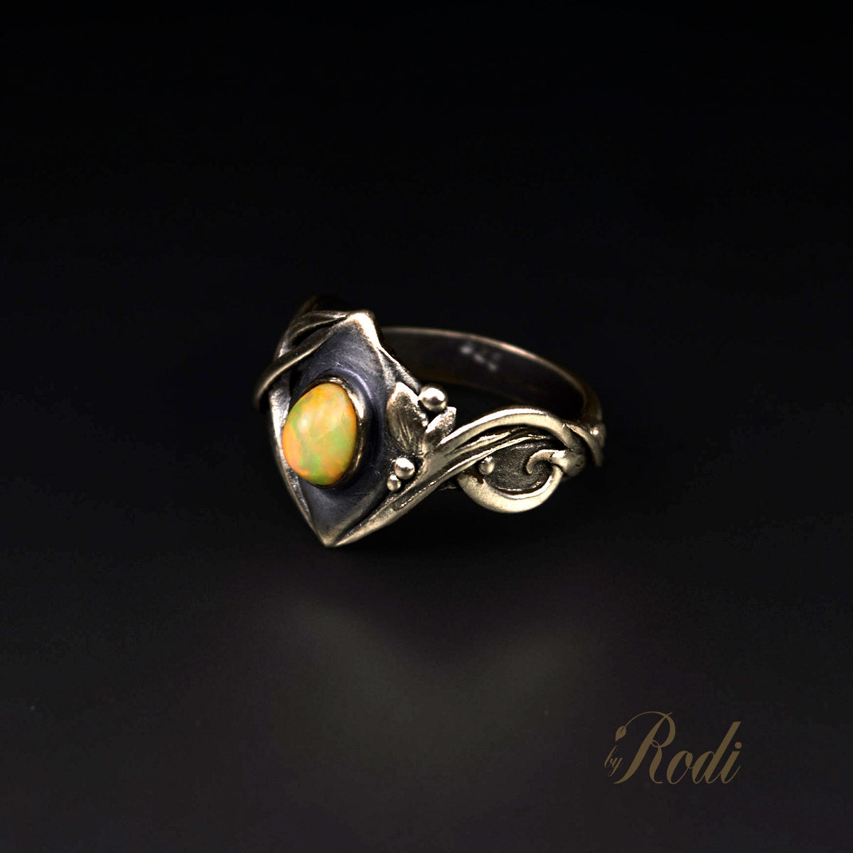 Ubuntu A Tribal Dream - Sterling Silver Ring With Natural Fire Opal